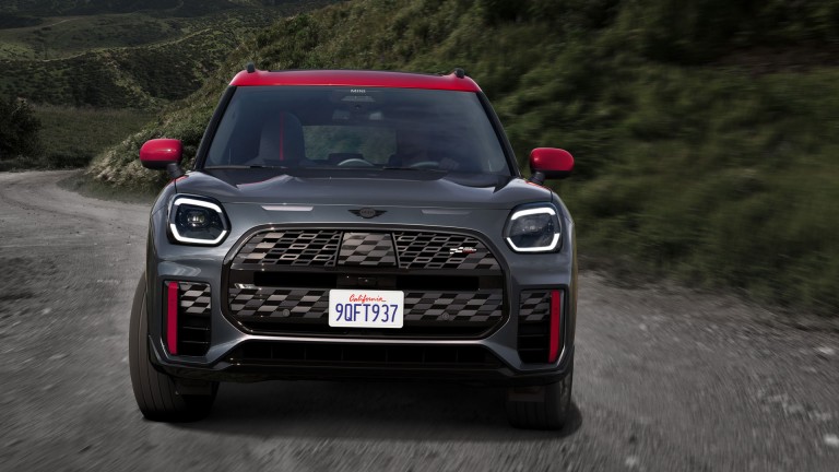 MINI Countryman – JCW galerija - snaga i performanse